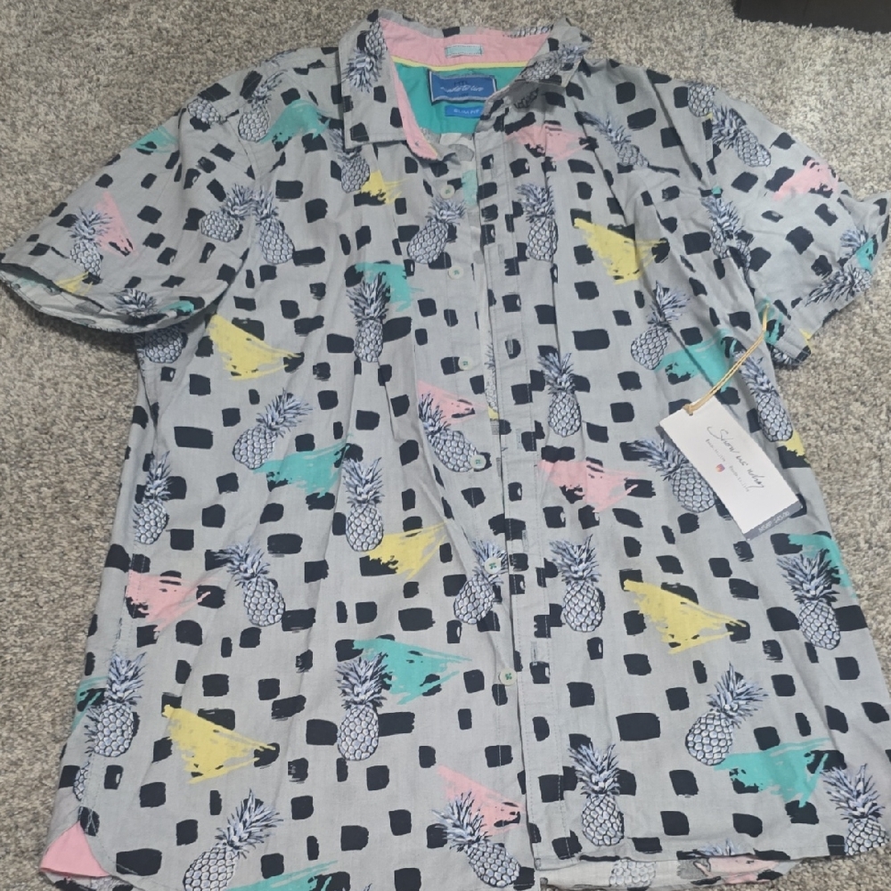 Light Gray Pineapple Print Kids Button-Up Shirt NWT size Large